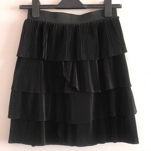 H&M Black Pleated Ruffle Mini Skirt